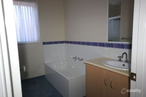 Property photo of 13 Manikato Court St Albans Park VIC 3219