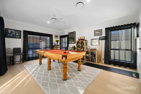 Property photo of 19 The Close Helensvale QLD 4212