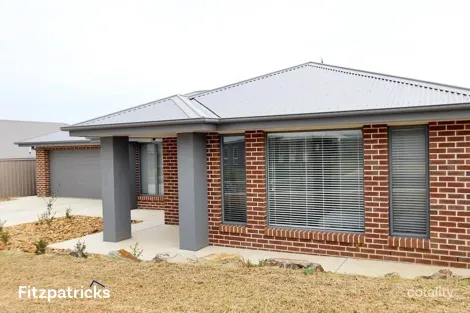 11 Charlton St, Boorooma, NSW 2650