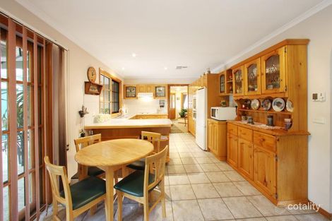 Property photo of 33 Segarta Circuit Ferntree Gully VIC 3156