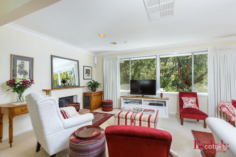 Property photo of 10 Warren Place Chifley ACT 2606