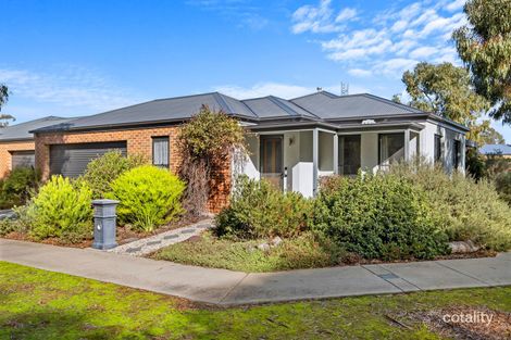 12 Edgewater Cl, Eaglehawk, VIC 3556