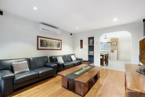 Property photo of 4 Honeysuckle Walk Croydon South VIC 3136