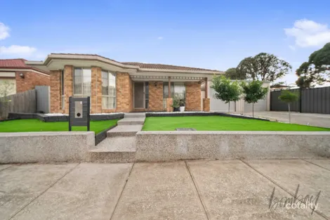 Property photo of 2 Cobby Court Roxburgh Park VIC 3064