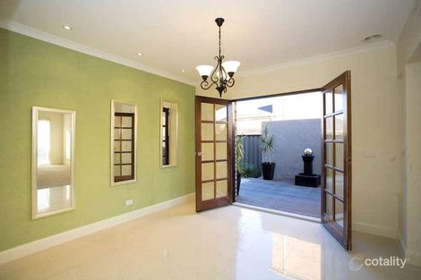 Property photo of 30 Lakewood Boulevard Cairnlea VIC 3023