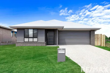 42 Hovea Cct, Nikenbah, QLD 4655
