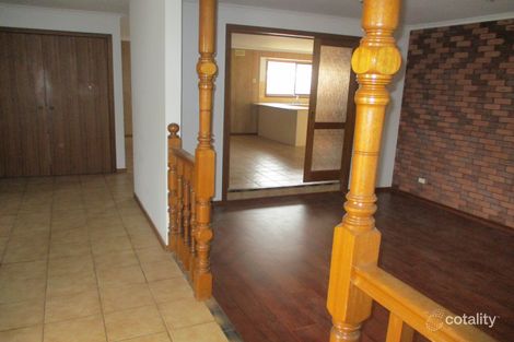 Property photo of 34 Fairfax Circuit Albanvale VIC 3021