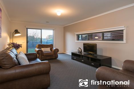 Property photo of 54 Lucerne Circuit Pakenham VIC 3810