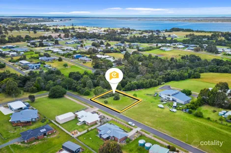 8 Jeremy Ave, Metung, VIC 3904