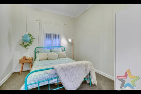 Property photo of 74 Tiger Street Ipswich QLD 4305