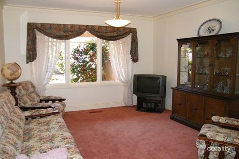 Property photo of 8 Hakea Court Drouin VIC 3818