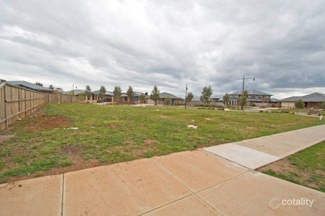 Property photo of 11 Eaglehawk Boulevard Eynesbury VIC 3338