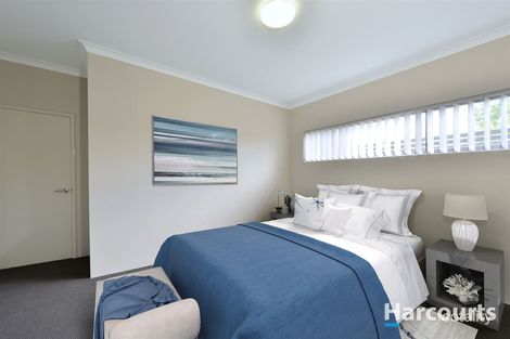 Property photo of 11 Cassowary Crescent Coodanup WA 6210