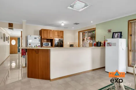 Property photo of 33 Howell Road Parafield Gardens SA 5107