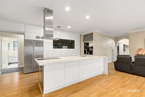 Property photo of 3 Furphy Court Berwick VIC 3806