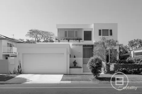 63 Surf St, Mermaid Waters, QLD 4218