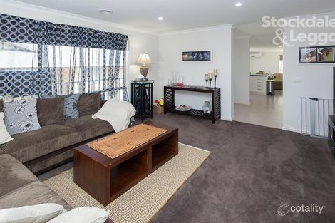 Property photo of 8 Cooper Rise Bunyip VIC 3815