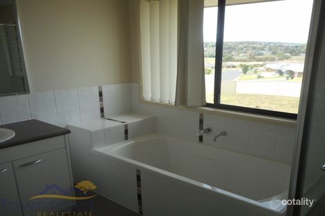 Property photo of 40 Discovery Drive Orange NSW 2800