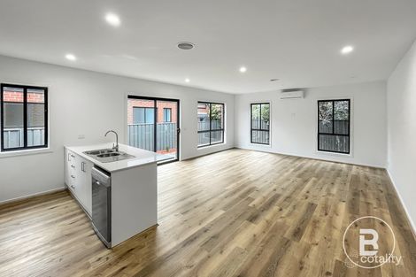 Property photo of 2/9 Alamein Court Golden Square VIC 3555