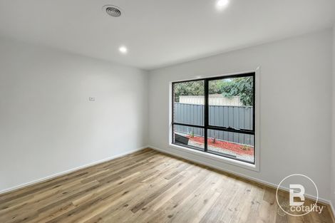 Property photo of 2/9 Alamein Court Golden Square VIC 3555