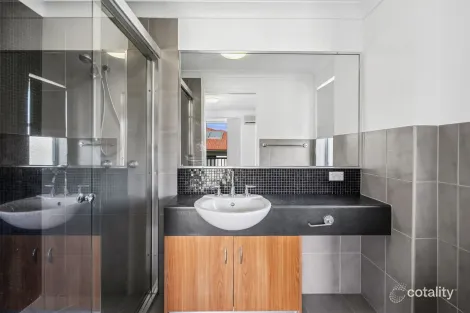 Property photo of 27/22 Oleander Avenue Biggera Waters QLD 4216