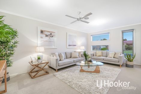 Property photo of 13 Watts Terrace Pakenham VIC 3810