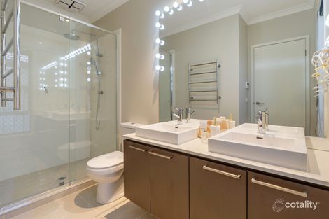 Property photo of 25 Wallflower Close Craigieburn VIC 3064