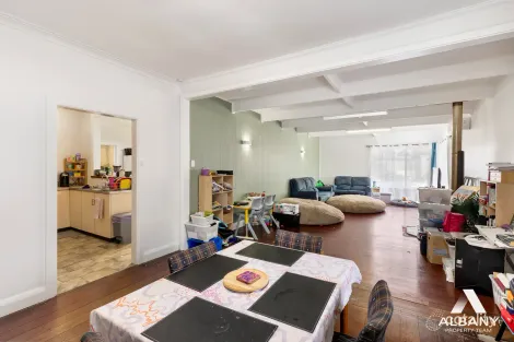 Property photo of 5 Minor Road Orana WA 6330