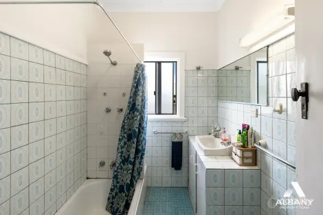 Property photo of 5 Minor Road Orana WA 6330