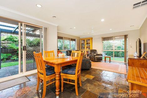 Property photo of 73 Tarongo Drive Aspendale VIC 3195
