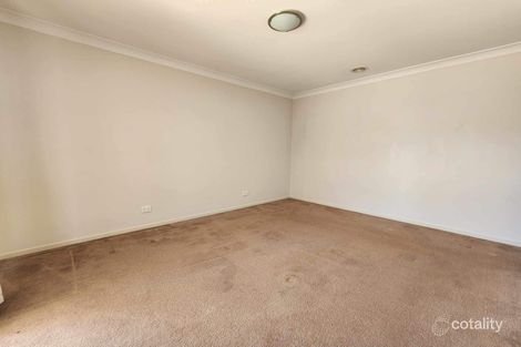 Property photo of 8 Sullivan Circuit Orange NSW 2800