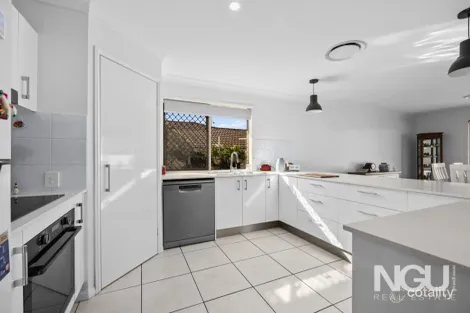 Property photo of 6 Ivanhoe Place Brassall QLD 4305