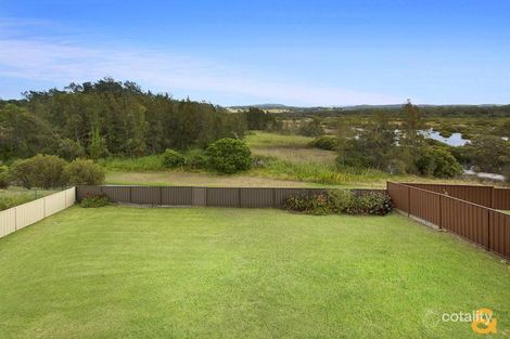 Property photo of 32 Cameron Crescent Kiama Downs NSW 2533