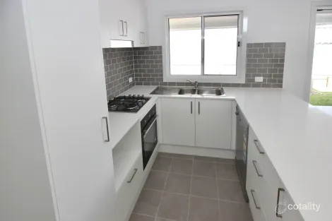 Property photo of 5 Wattlebird Crescent Elermore Vale NSW 2287