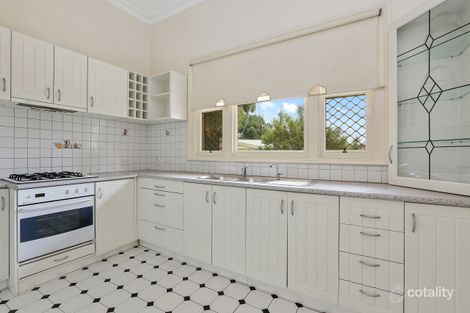 Property photo of 2 Lunan Avenue Drumcondra VIC 3215