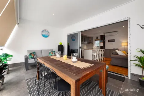 Property photo of 2/24 Rogoona Street Morningside QLD 4170