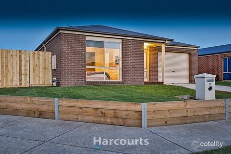 Property photo of 25 Currawong Crescent Pakenham VIC 3810