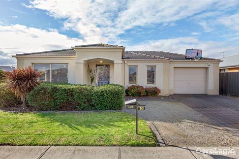 Property photo of 10 Orchard Valley Avenue Pakenham VIC 3810