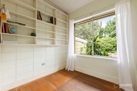 Property photo of 11 Wirra Wirra Street Mount Lofty QLD 4350