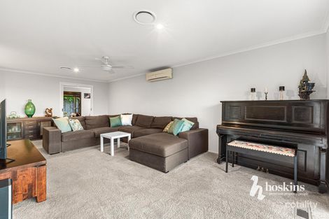 Property photo of 2 Dobell Place Mooroolbark VIC 3138