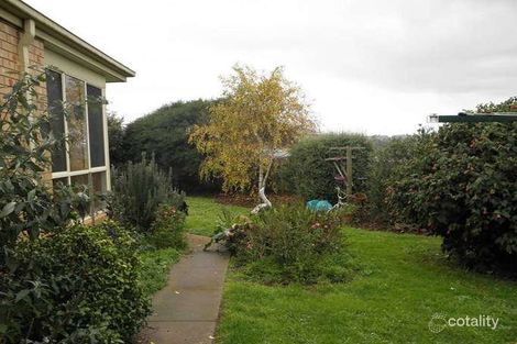 Property photo of 21 Callistemon Crescent Drouin VIC 3818