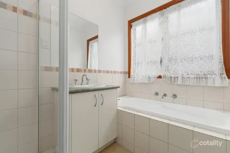 Property photo of 1 Jarman Drive Langwarrin VIC 3910