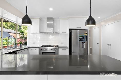 Property photo of 32 Roycroft Avenue Burnside VIC 3023