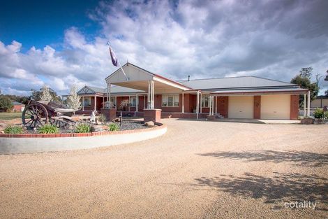 215 Sutherlands Rd, Riddells Creek, VIC 3431