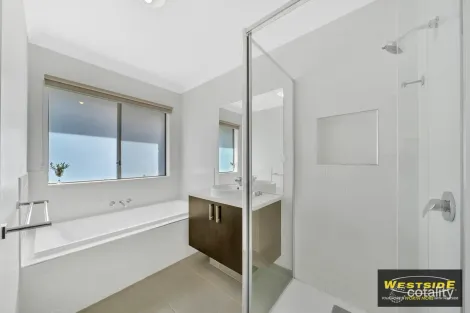 Property photo of 15 Lacebark Lane Aintree VIC 3336