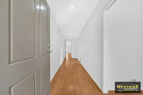 Property photo of 15 Lacebark Lane Aintree VIC 3336