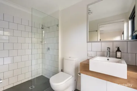 Property photo of 19 Coventry Court Mount Lofty QLD 4350