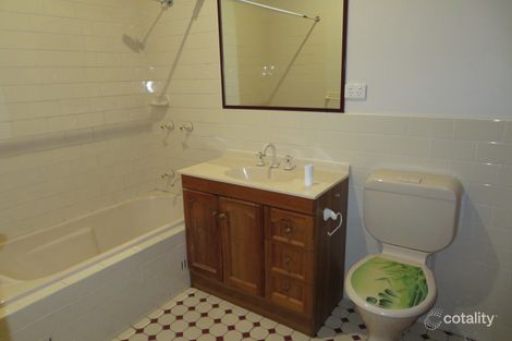 Property photo of 2/80 Rocket Street Bathurst NSW 2795