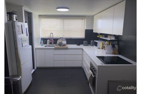 Property photo of 2/221A Benowa Road Benowa QLD 4217