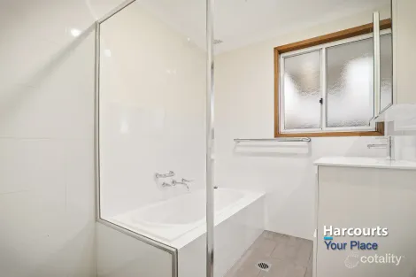 Property photo of 58 Barnard Crescent Oakhurst NSW 2761